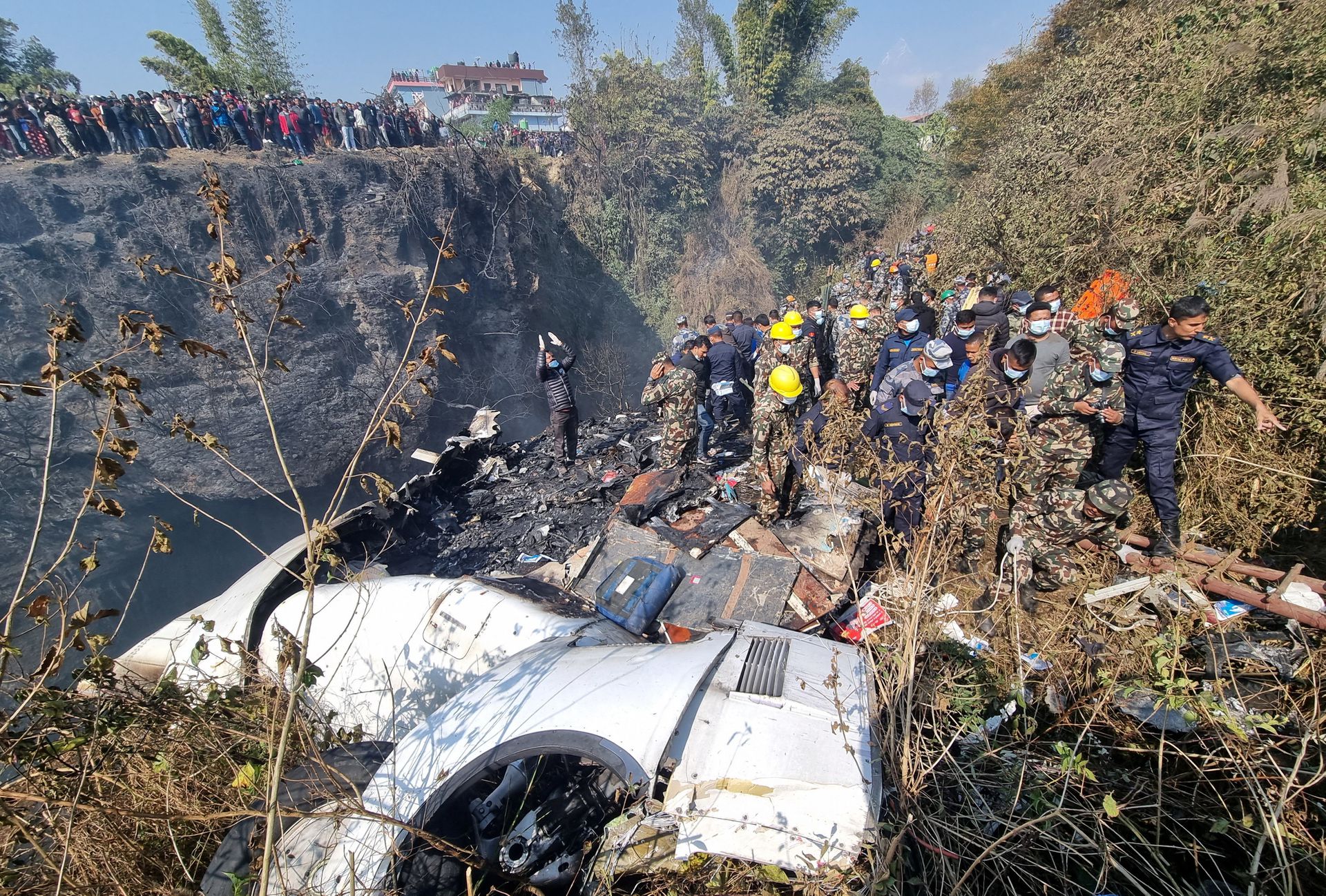  न आकाश, न सडकः यात्रा कहाँ छ सुरक्षित ?